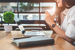 威九国际V9国际曾诚：女性心态会更沉稳 未来性别区别没那么大